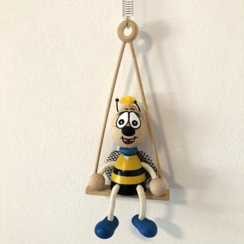 Panáček čmelák na houpačce