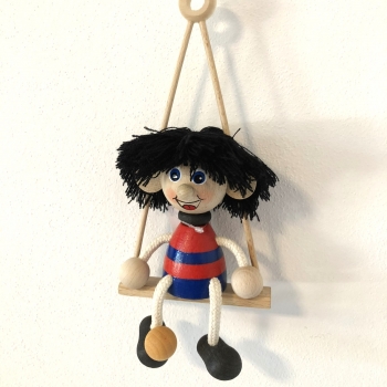 Panáček fotbalista modro-červený na houpačce