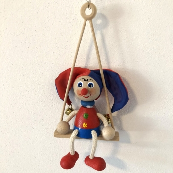 Panáček kašpárek červeno-modrý na houpačce